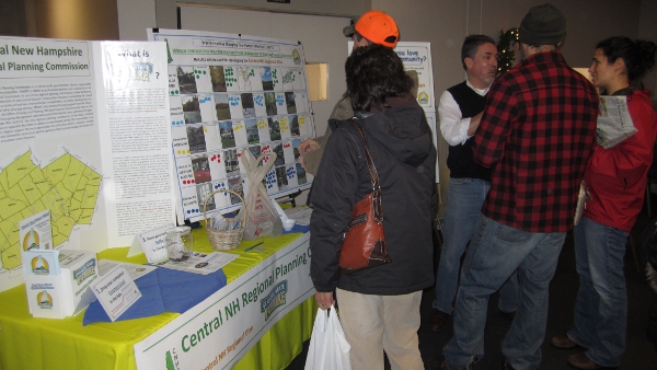 CNHRPC_Warner_Holiday_Shopping_Tour-Farm_Mrkt_12-08-12_small.JPG